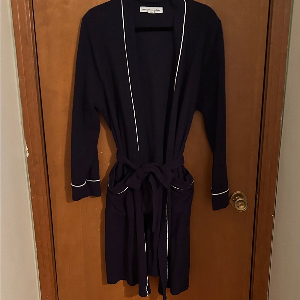 Amazon Basics Robe